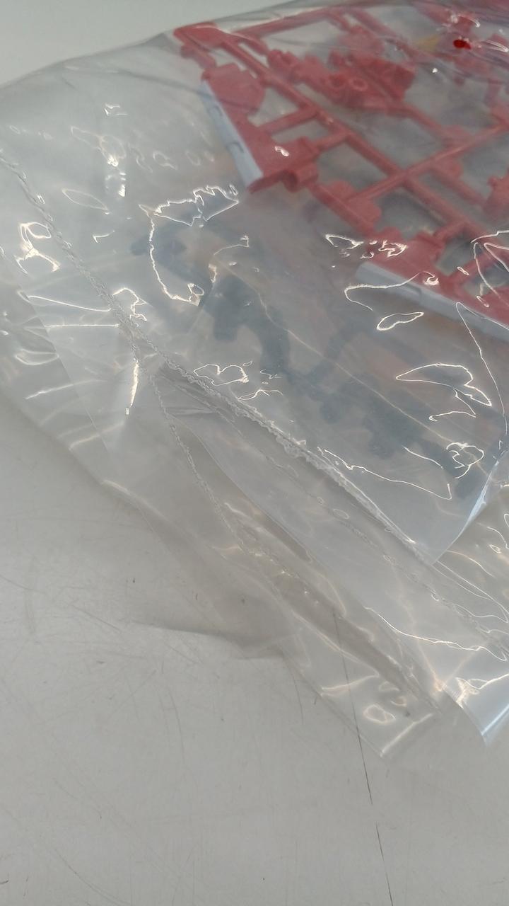 袋が途中まで開封してあります。