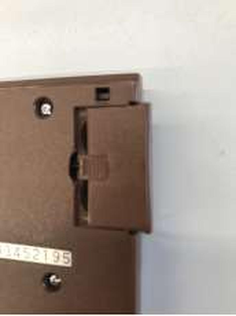 電池蓋の受け側にカケあり