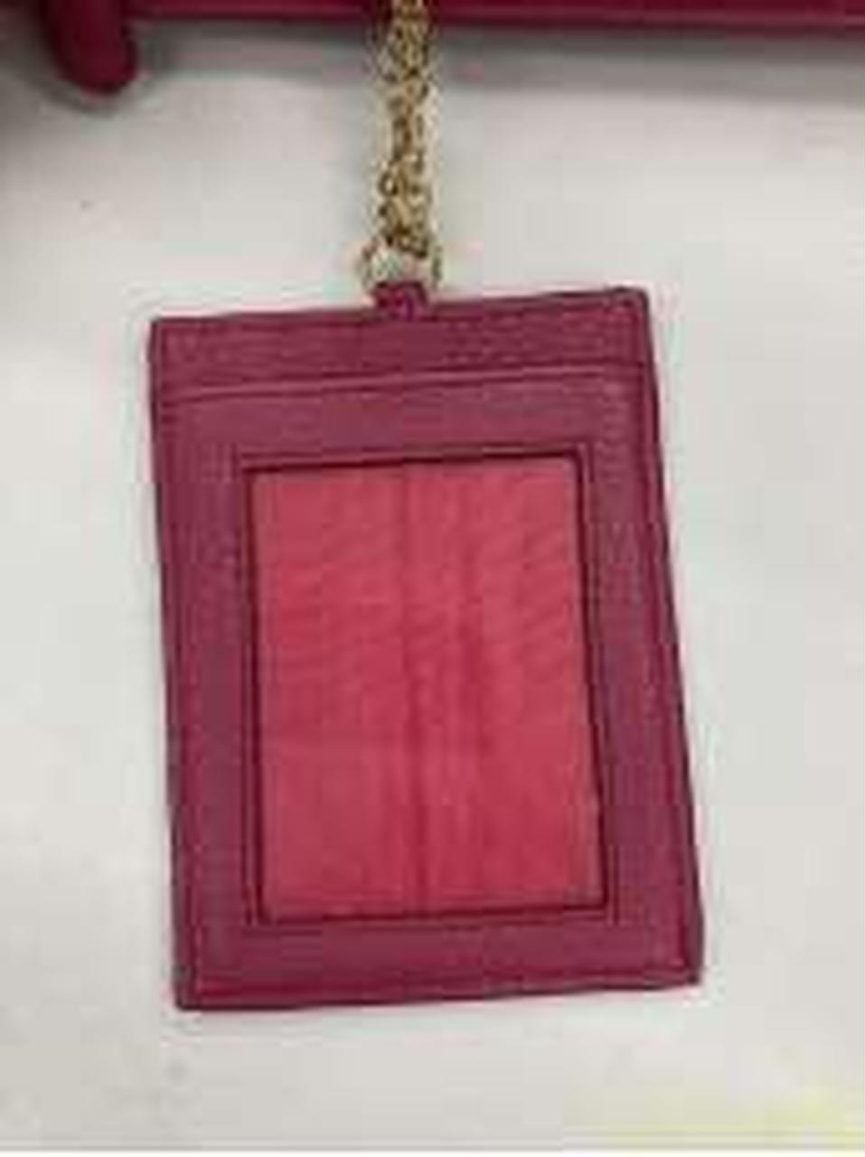 パスケース内側の生地がヨレています