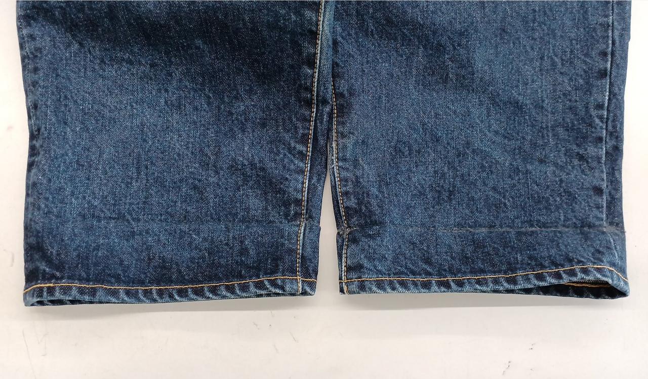 裾に折り目あり