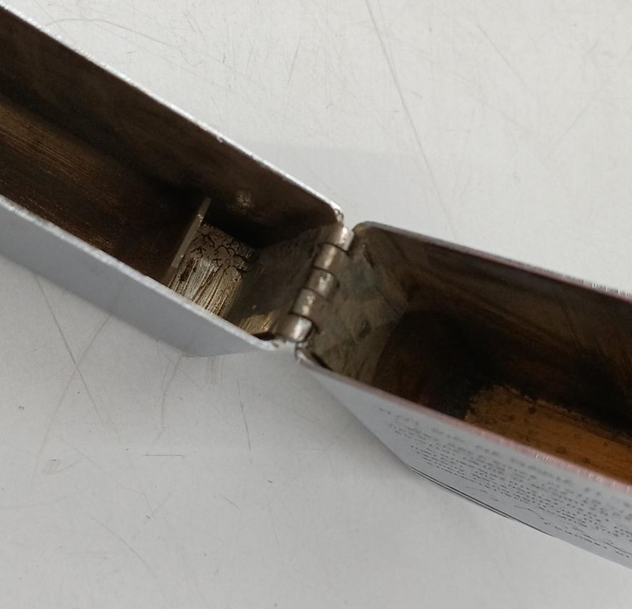 蓋が少しぐらつきあり