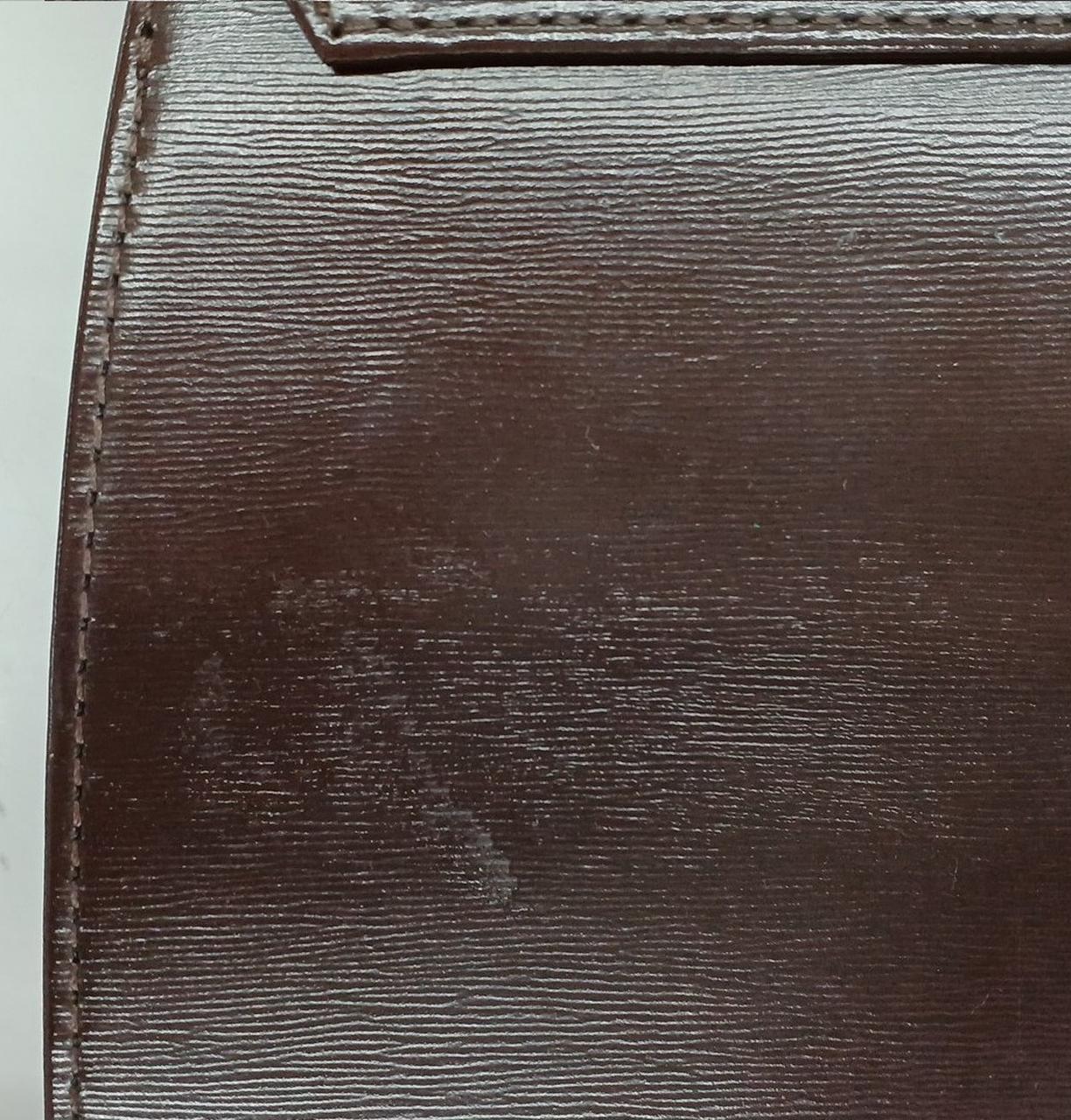 裏面左側にキズがあります