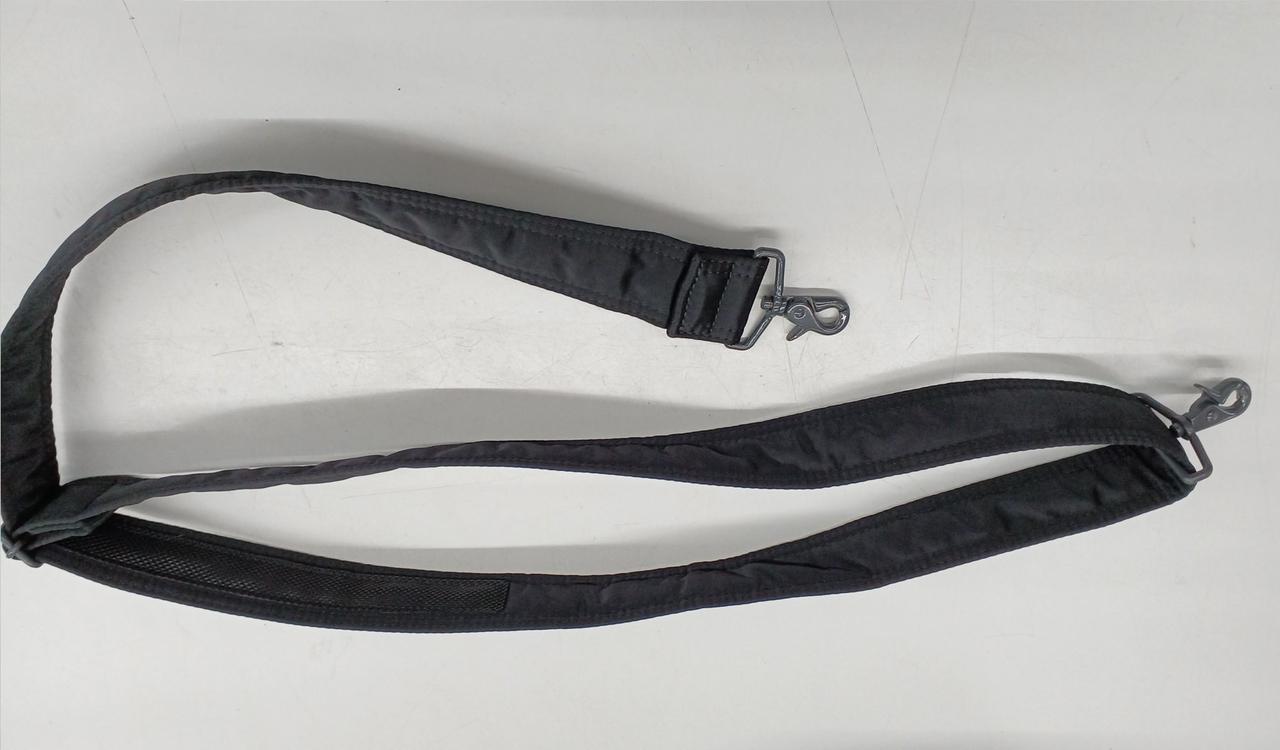 ショルダーは取り外せ、長さ調整可能です