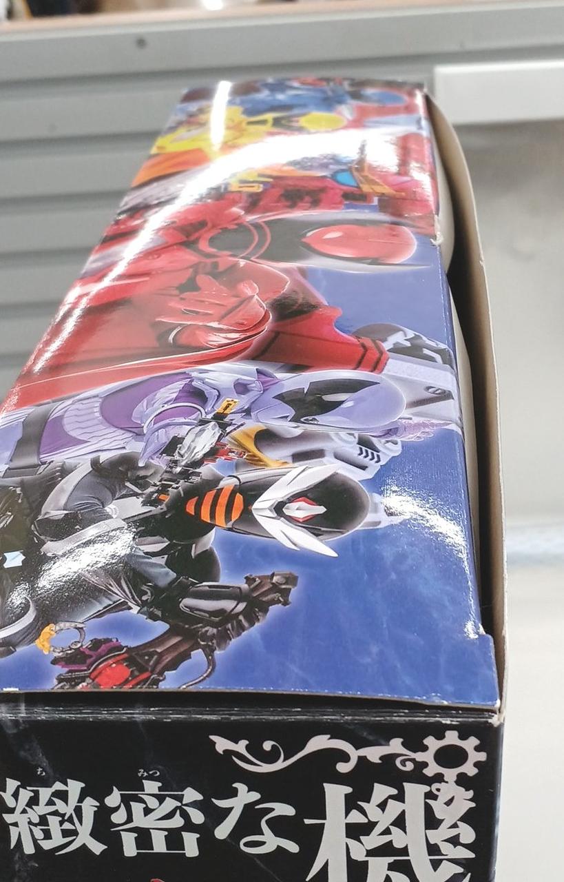 箱に痛みあり。