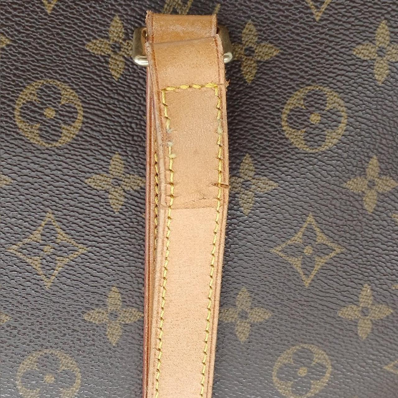 ショルダーに割れがあります