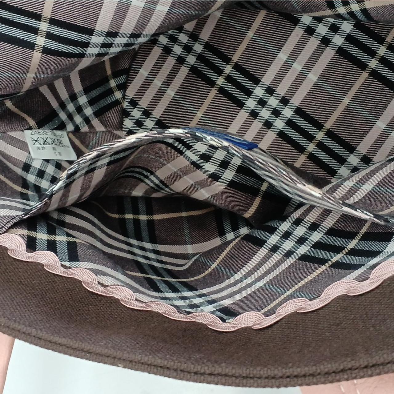 内側に１つポケットがあります