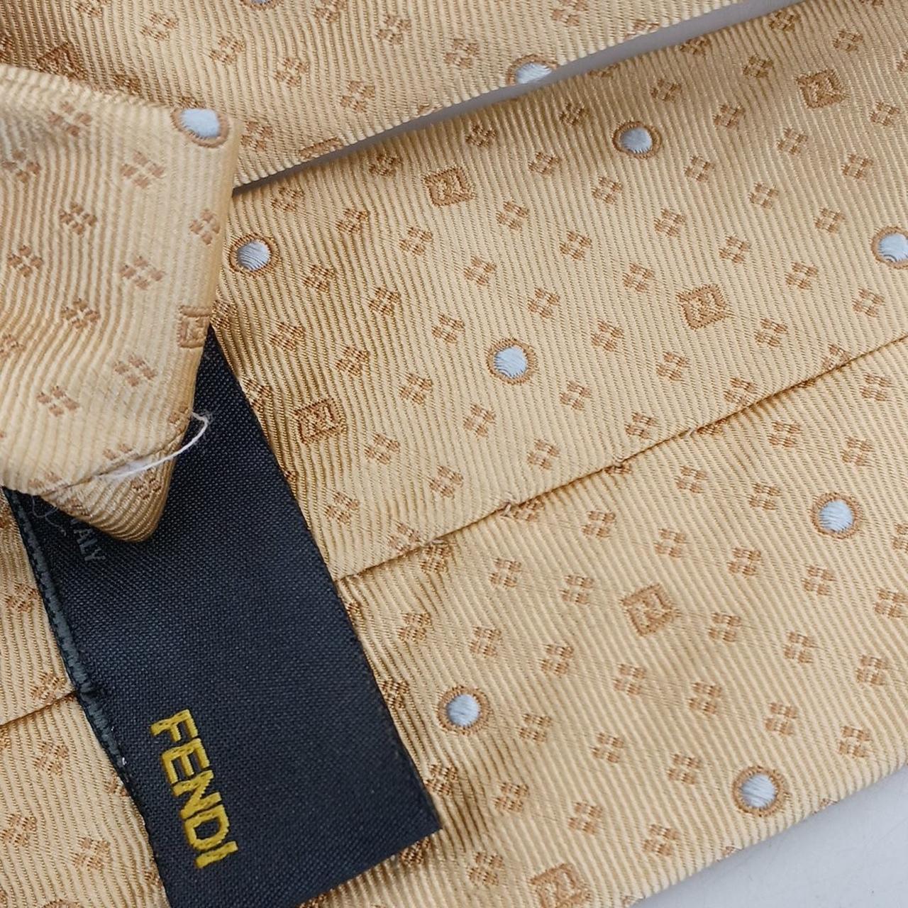 縫い合わせ部分に一部ほつれがあります