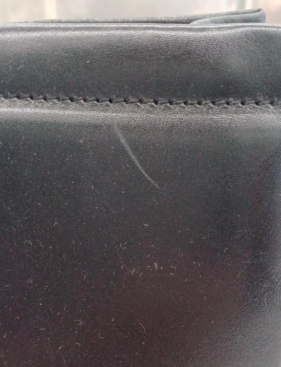 裏面、キズやスレがあります