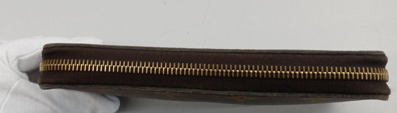 真ん中がやや凹んでいます