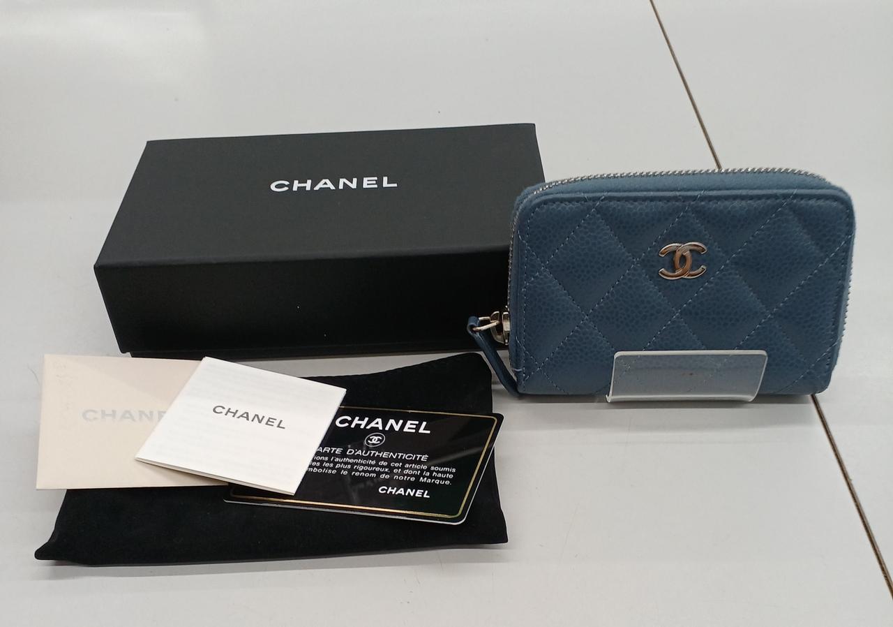 箱、保護袋、ギャランティカード付属です