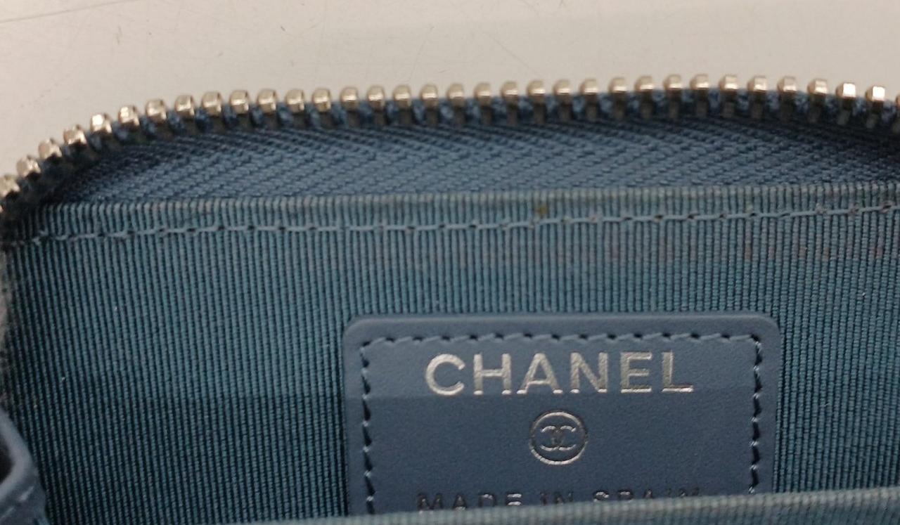 内側上部に変色があります