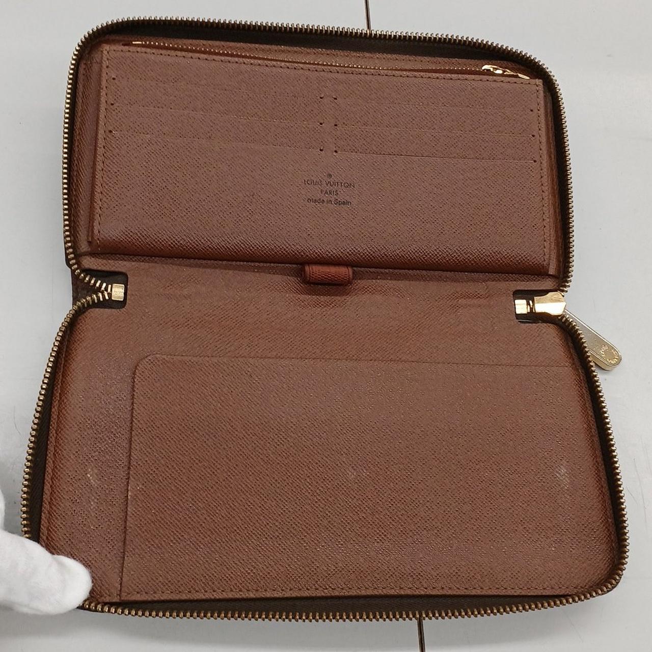 内側にスレがあります