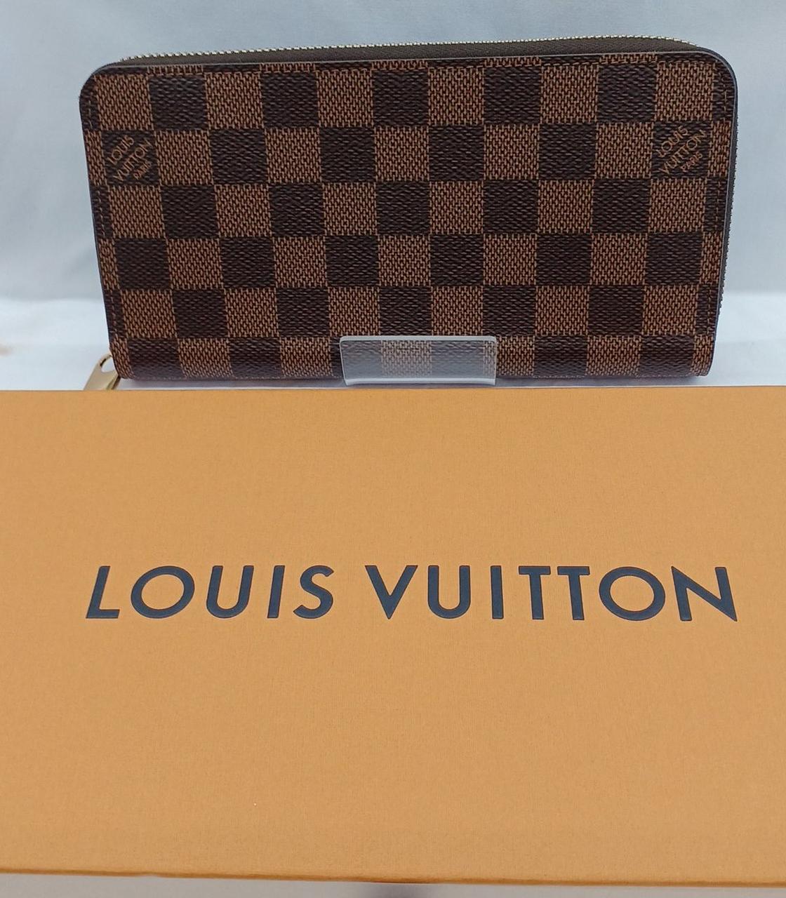 箱に入れて梱包します