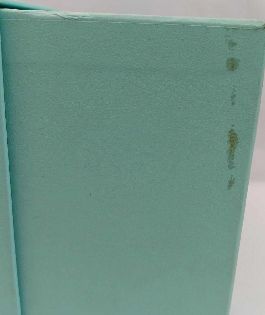 箱にシミ、キズあり