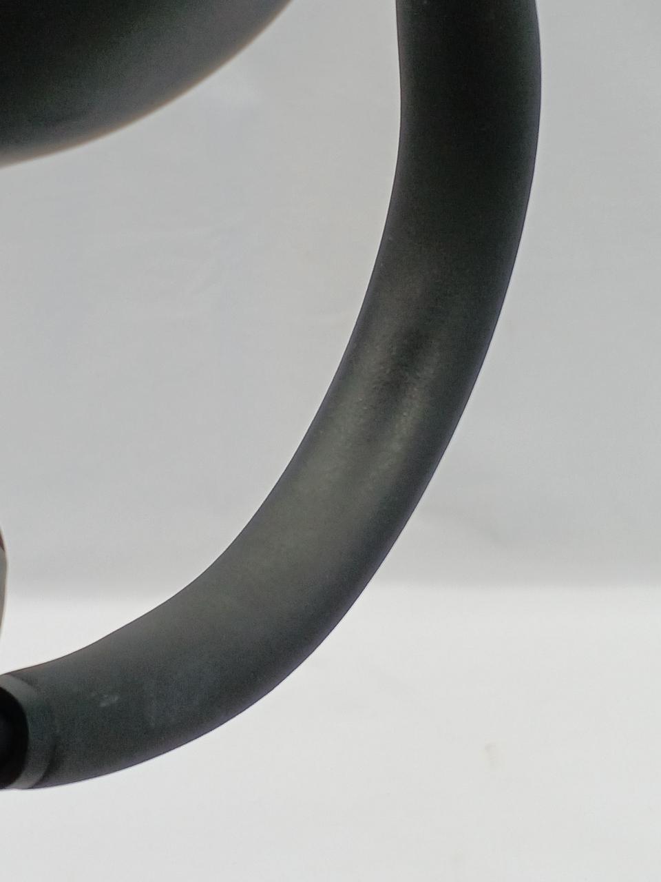 頭上部の部分が若干使用感あり。