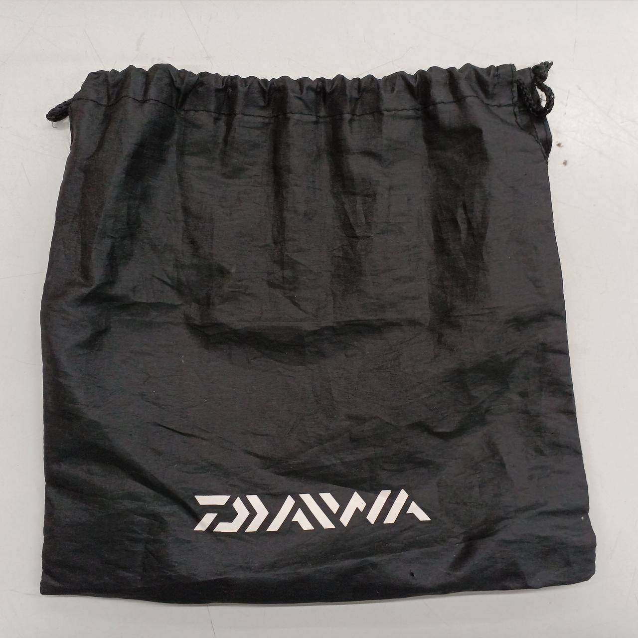 下部分小さな穴があります。