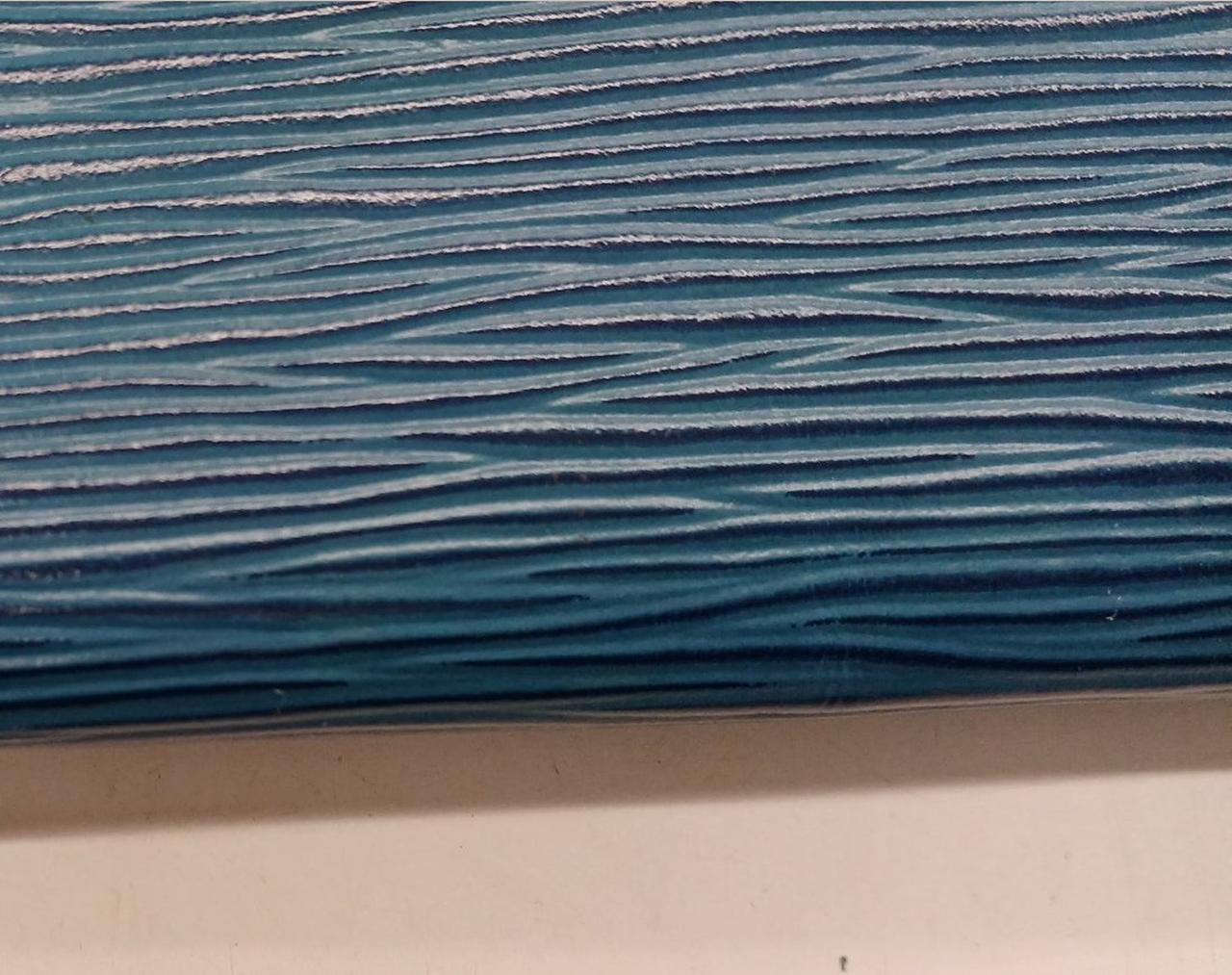 凹みシワがあります