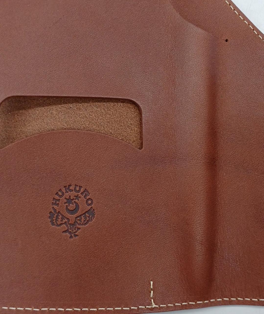 ペンを入れた跡、色むらがあります