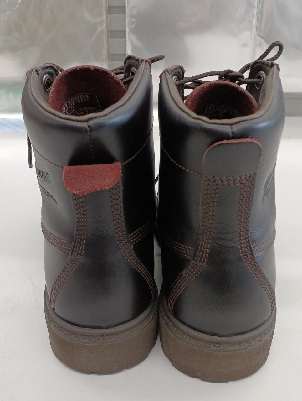 左足後ろに曲がりぐせがあります