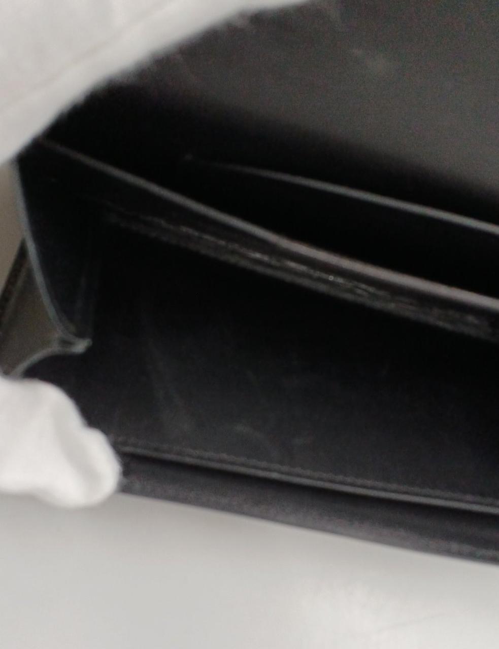 内側にもキズがあります