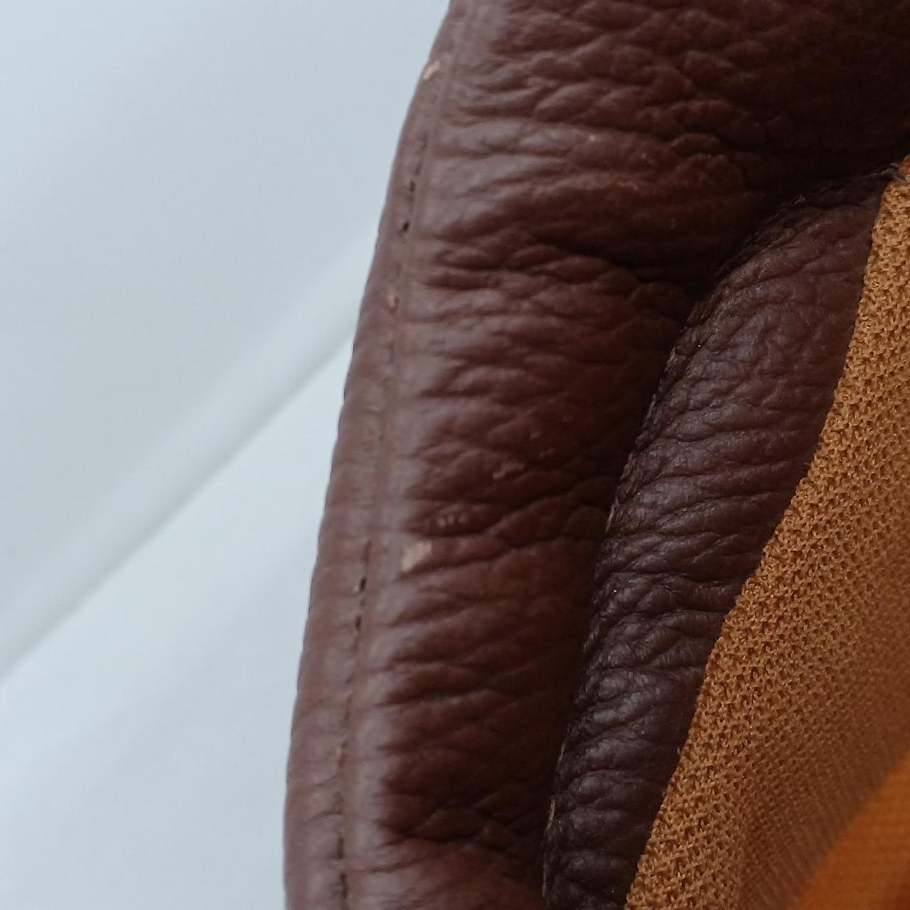 右足用の中側にスレキズがあります