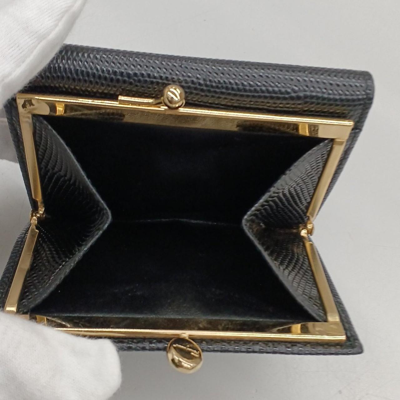 コイン入れはがま口になっています