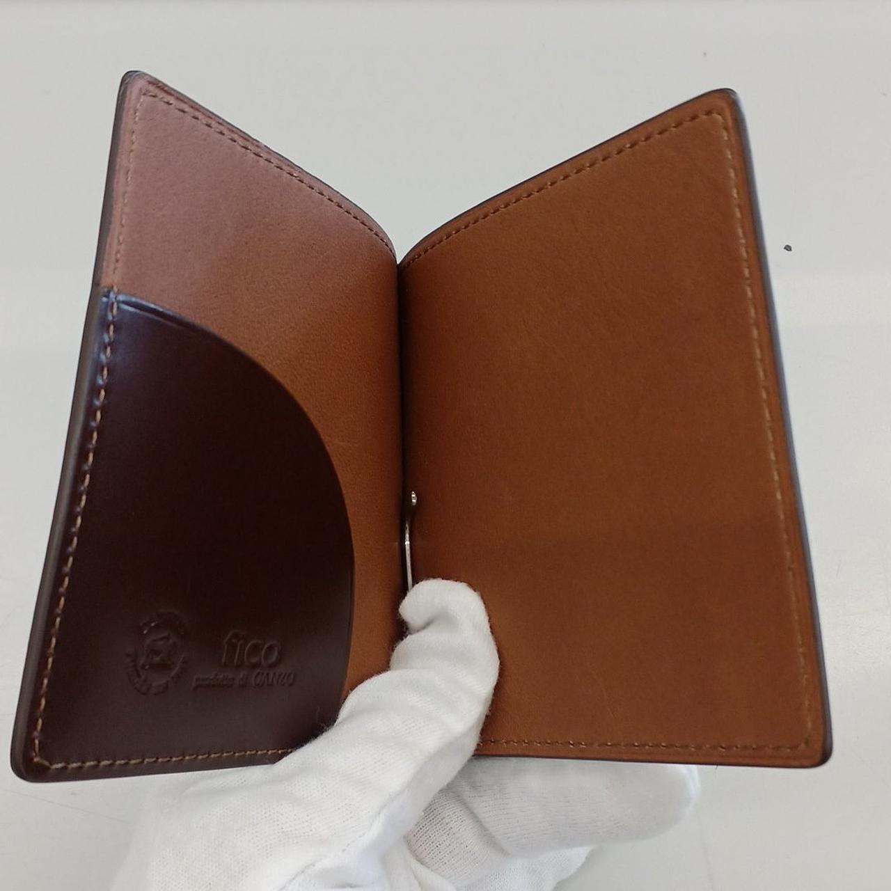 マネークリップの付いた札入れです