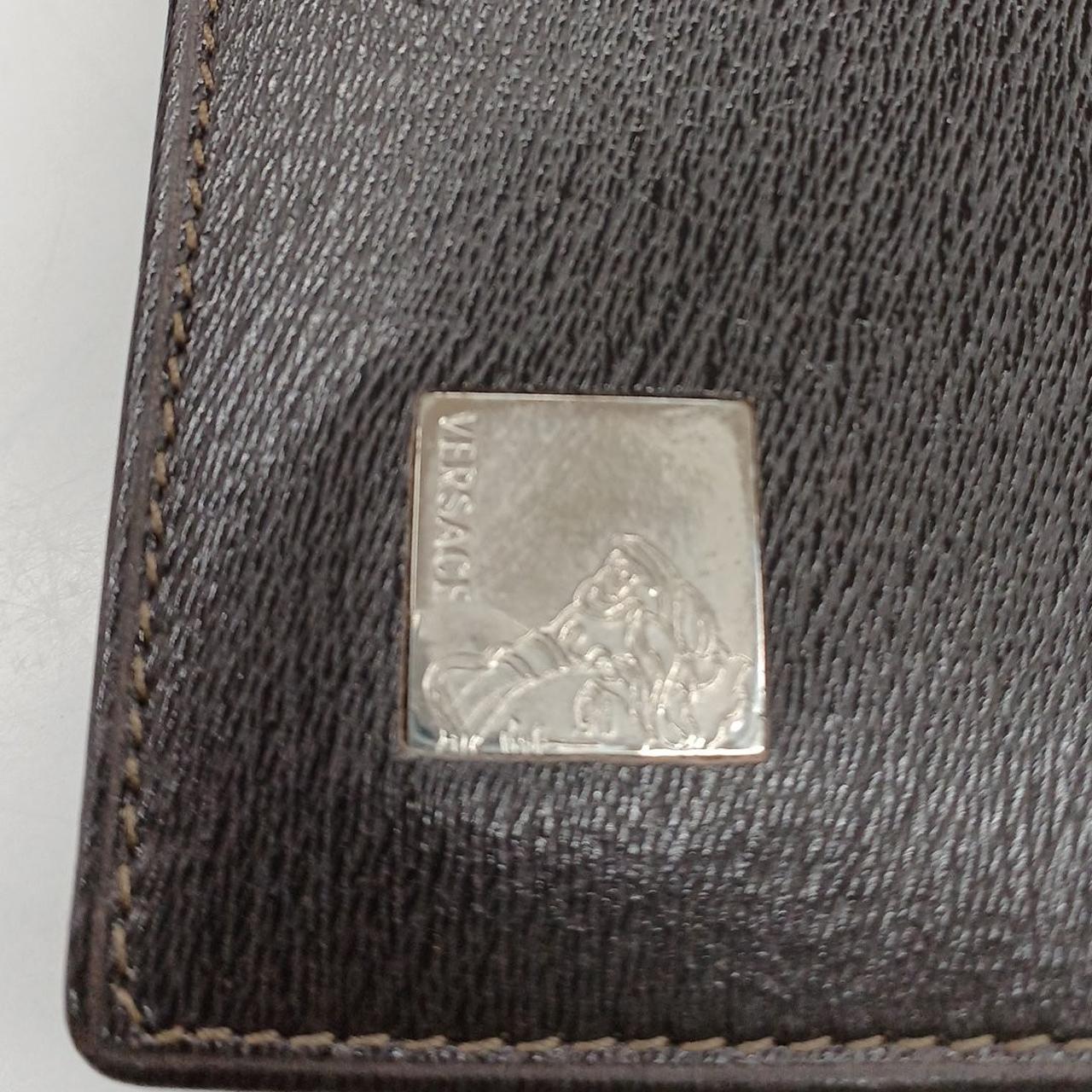 ロゴプレートにスレがあります