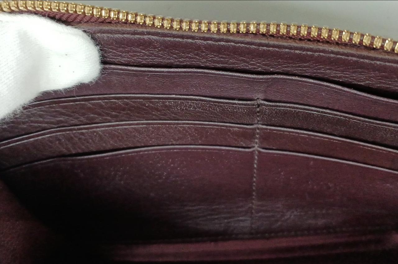 内側が少し白っぽく汚れています