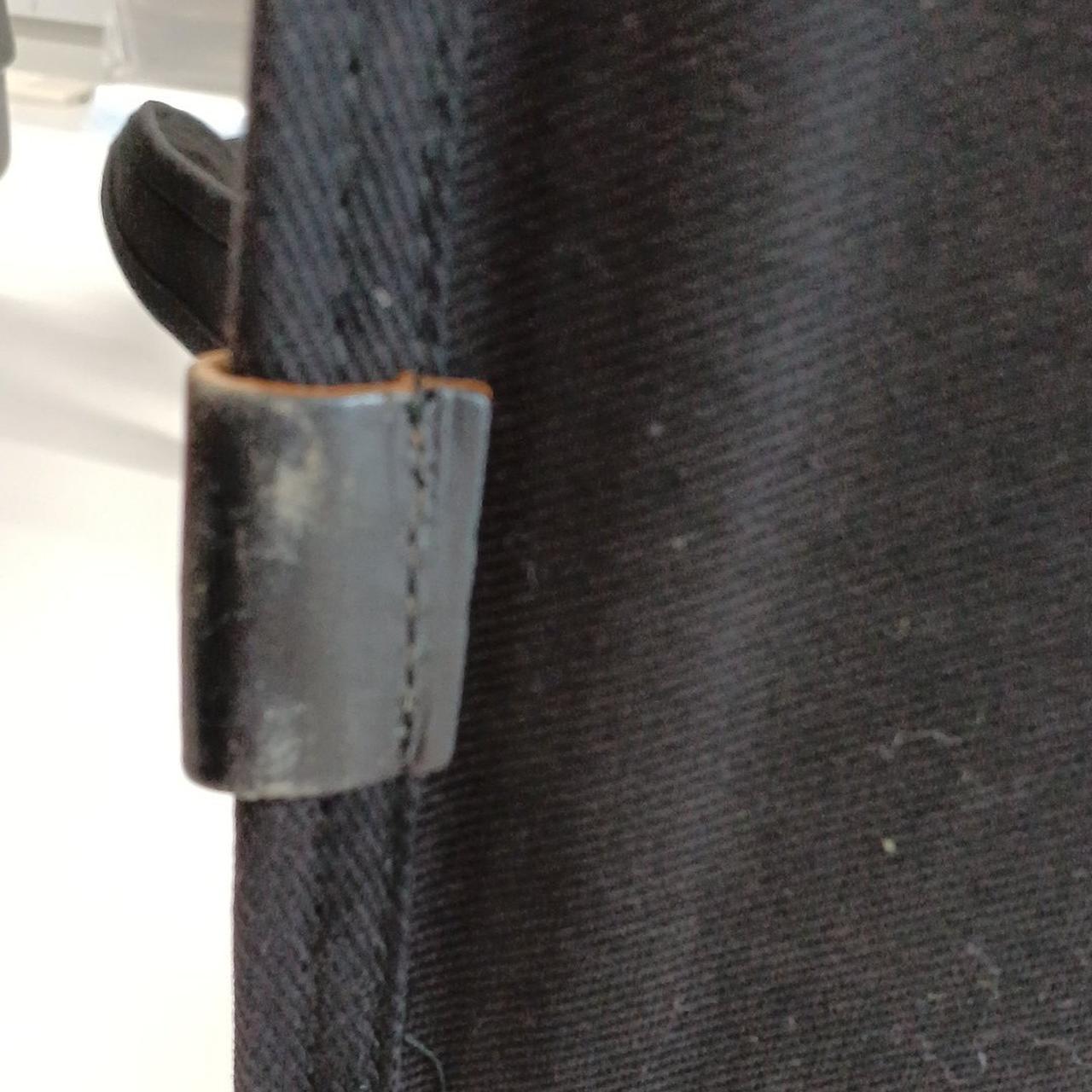 レザー部分にスレがあります