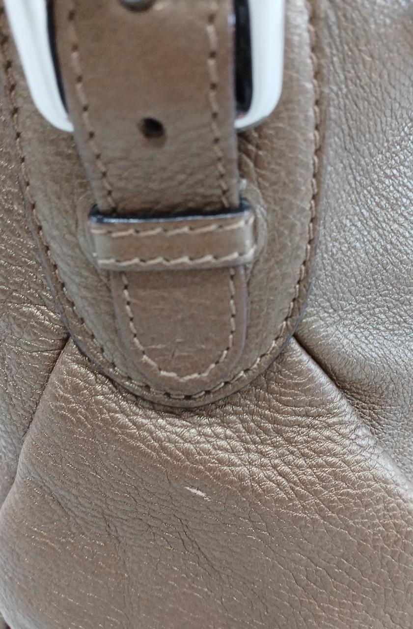 小さなキズがあります