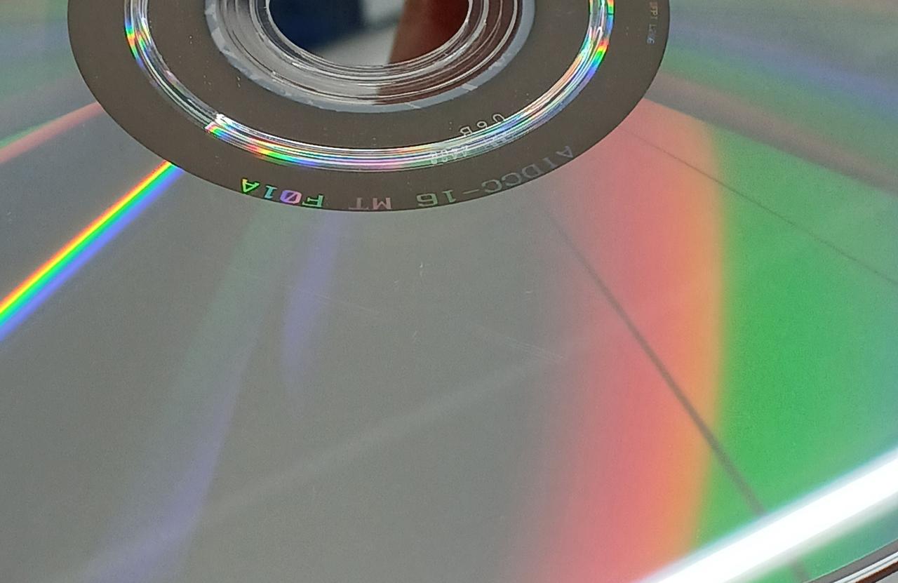 うっすらと小傷があります。