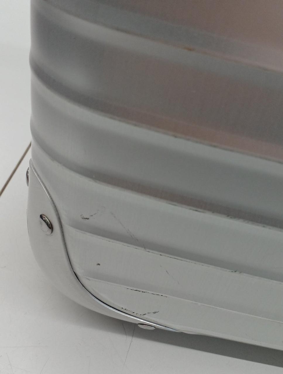 キズ、汚れがあります