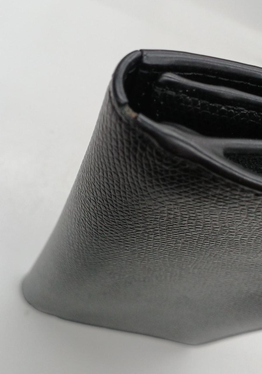 角部分に欠けがあります