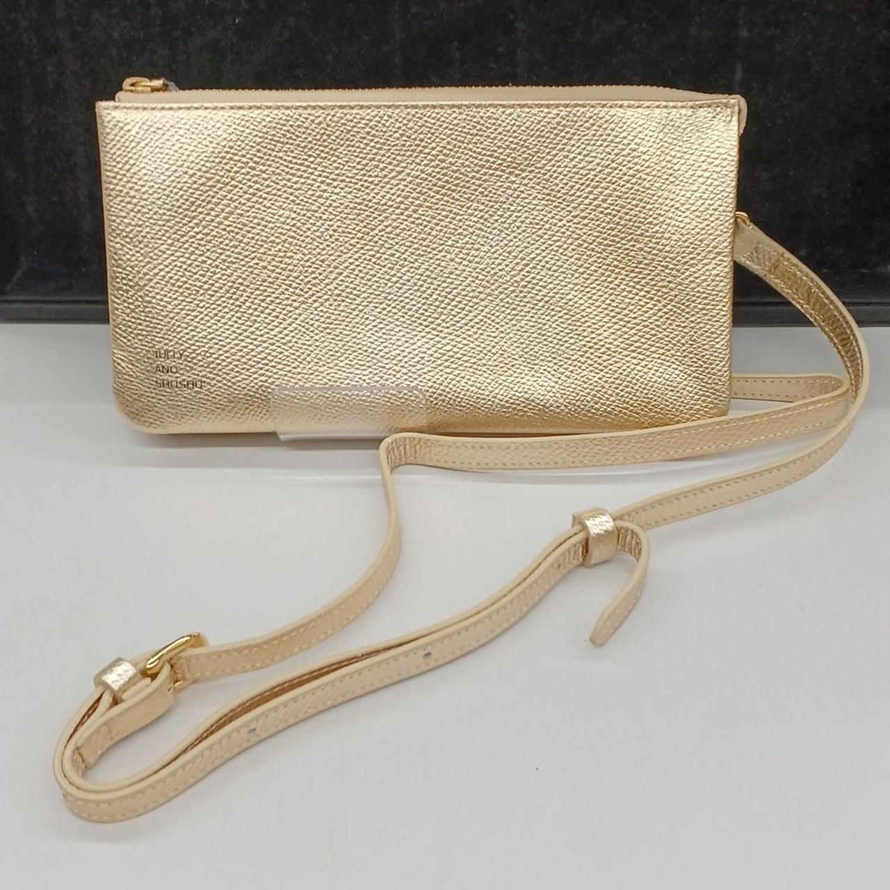 ショルダーにたたみグセがあります