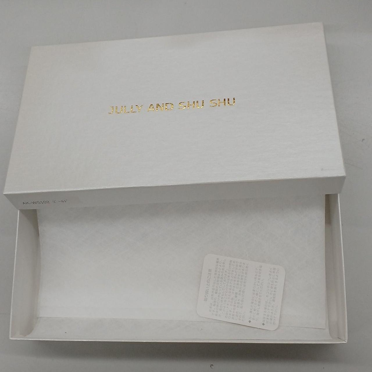 付属品の箱です