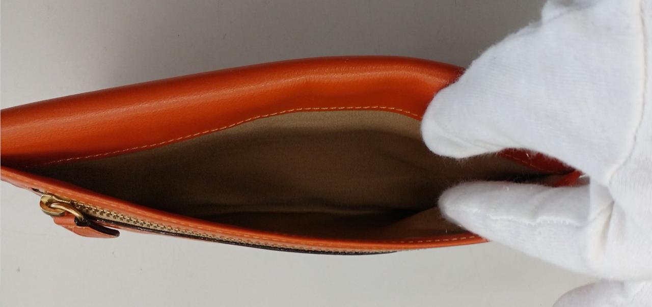 背面にもポケットがあります