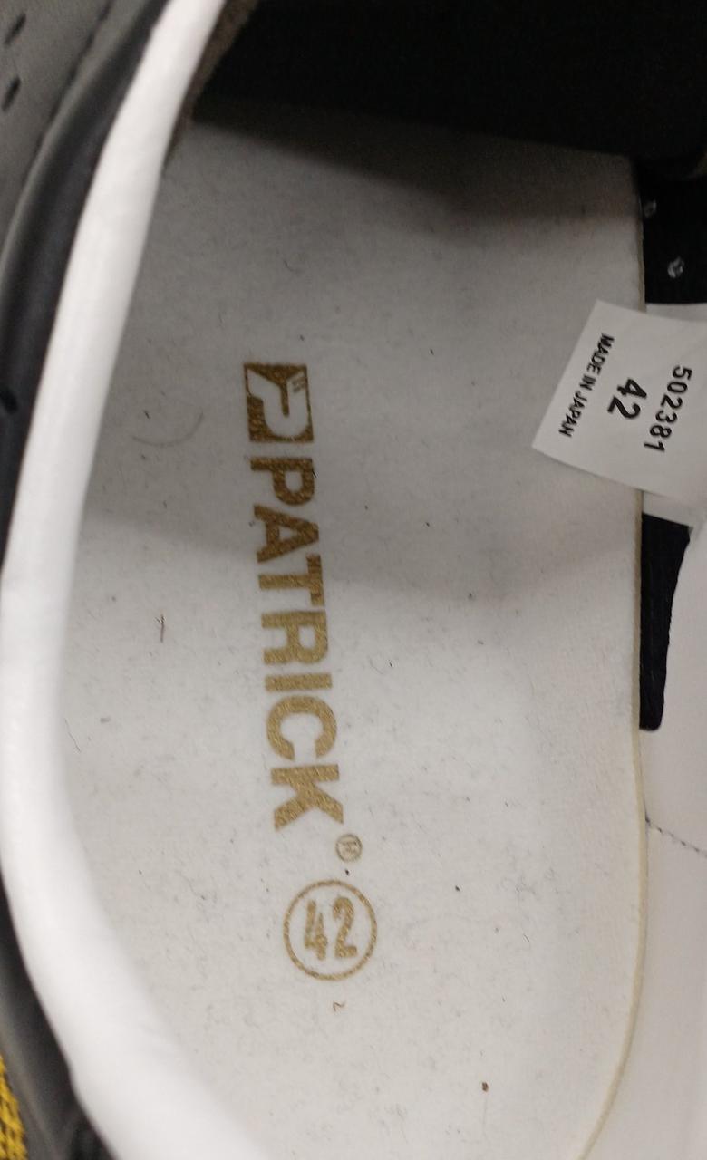 中敷きに汚れがあります