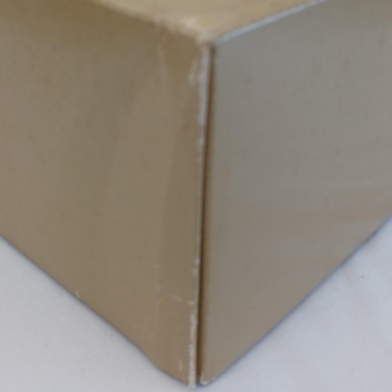 シミ、スレあり