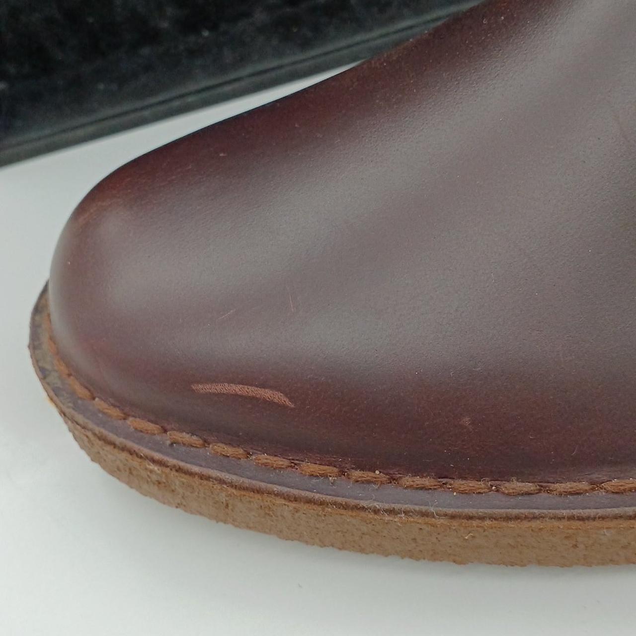 つま先部分にキズがあります