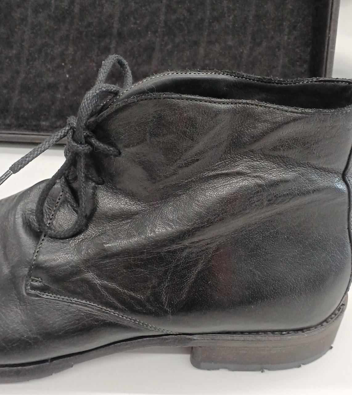 側面にシワがあります