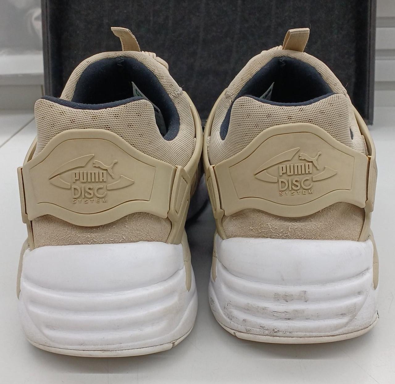 かかと部分に汚れがあります