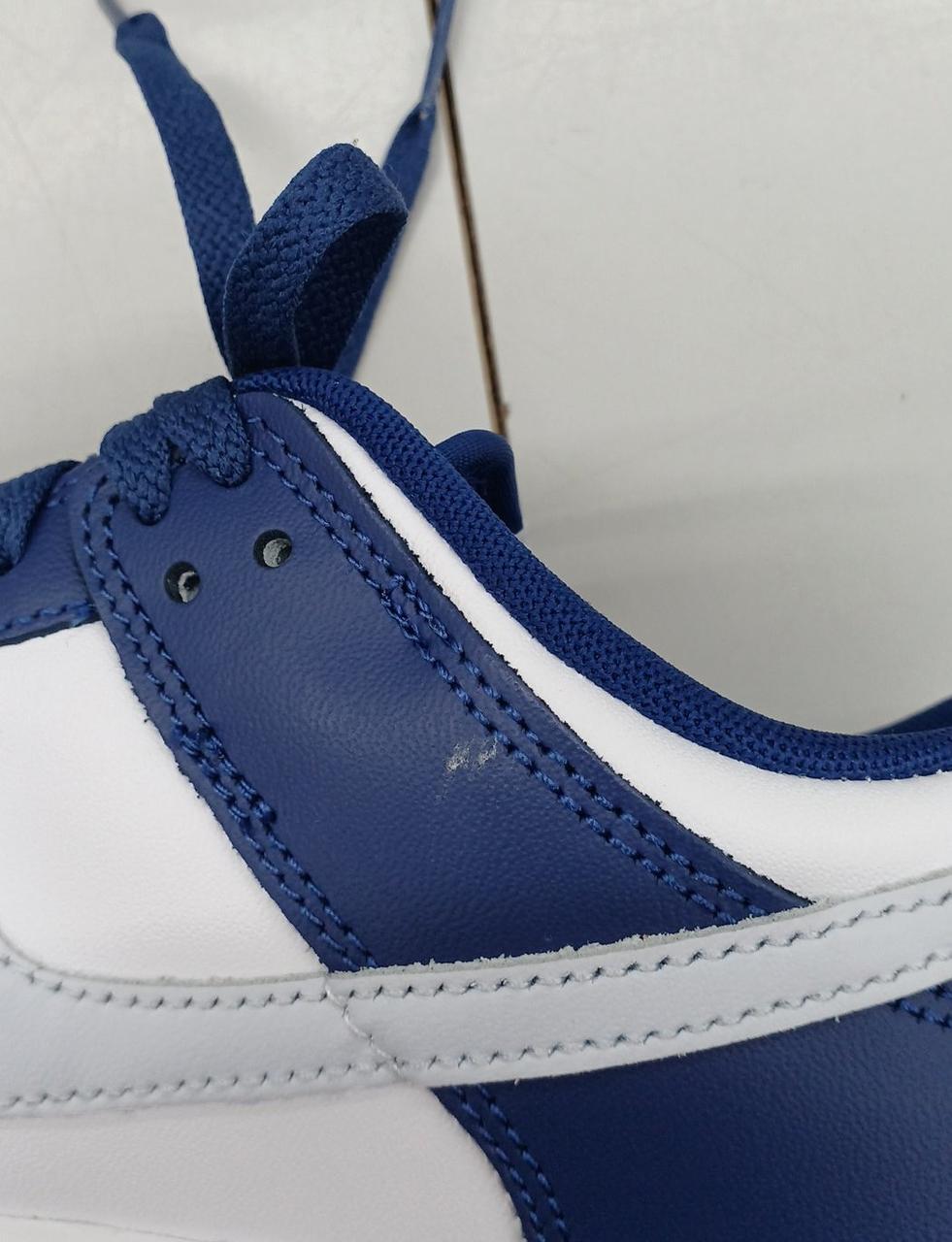 内側に汚れがあります