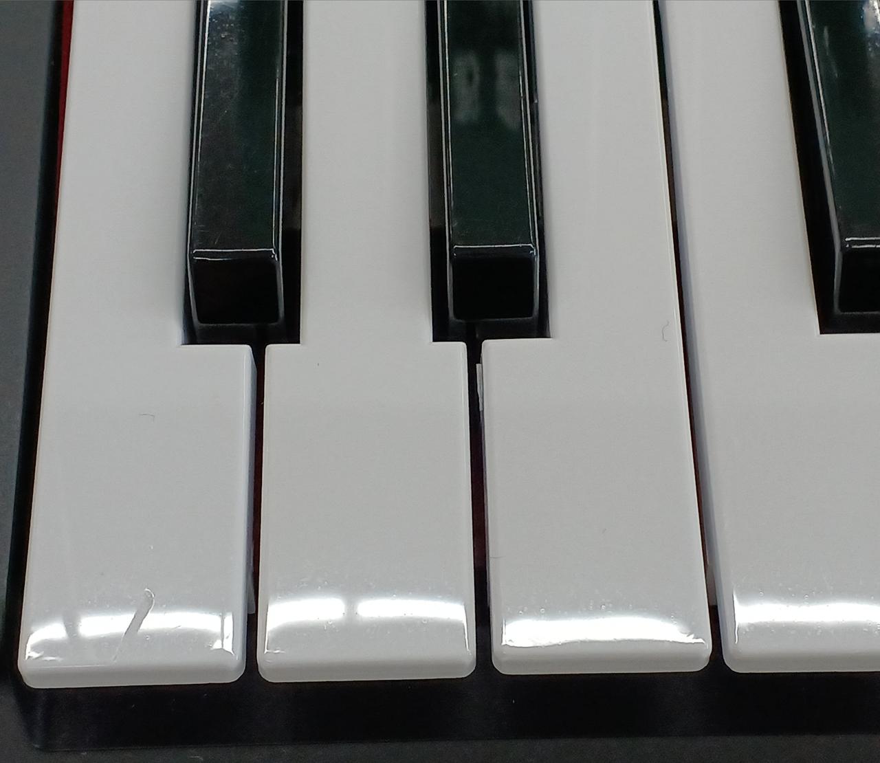 一番左鍵盤傷あり