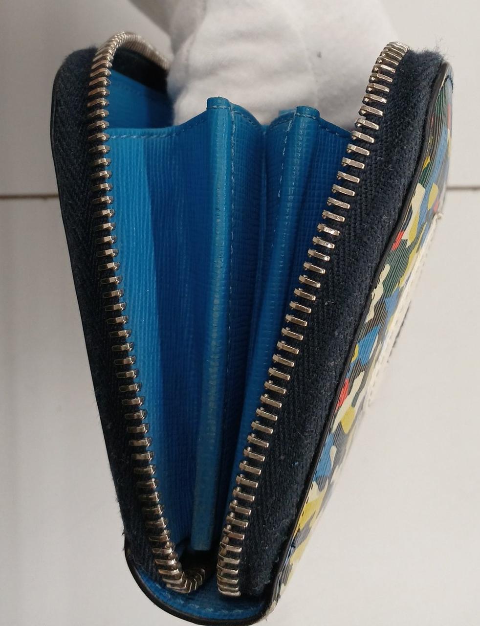 蛇腹部分にややスレがあります