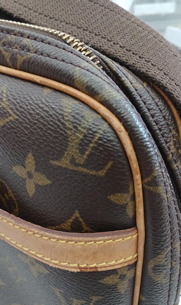 ヌメ革にシミがあります