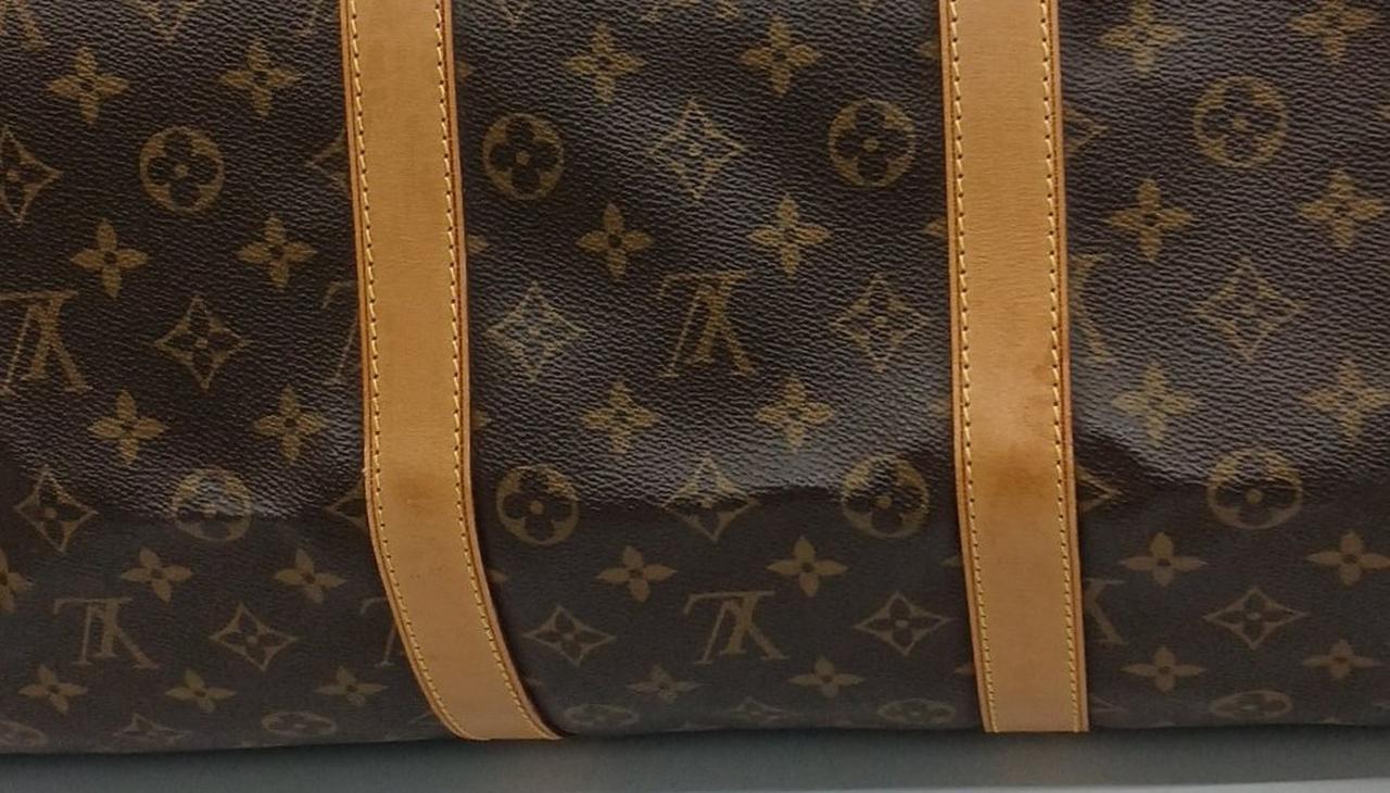 折れジワがあります