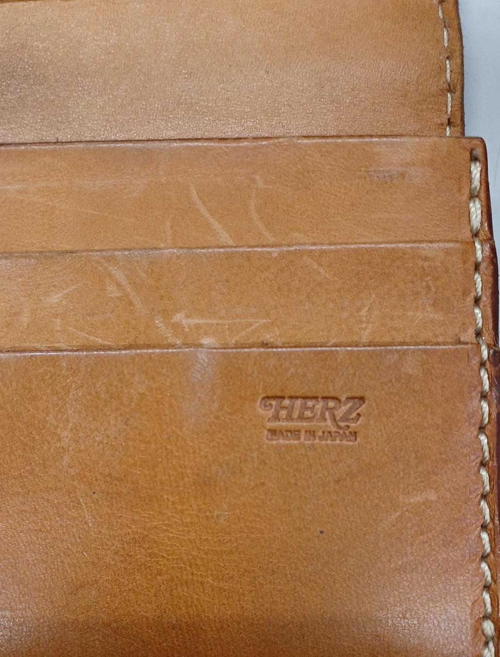 内側にもキズが多数あります