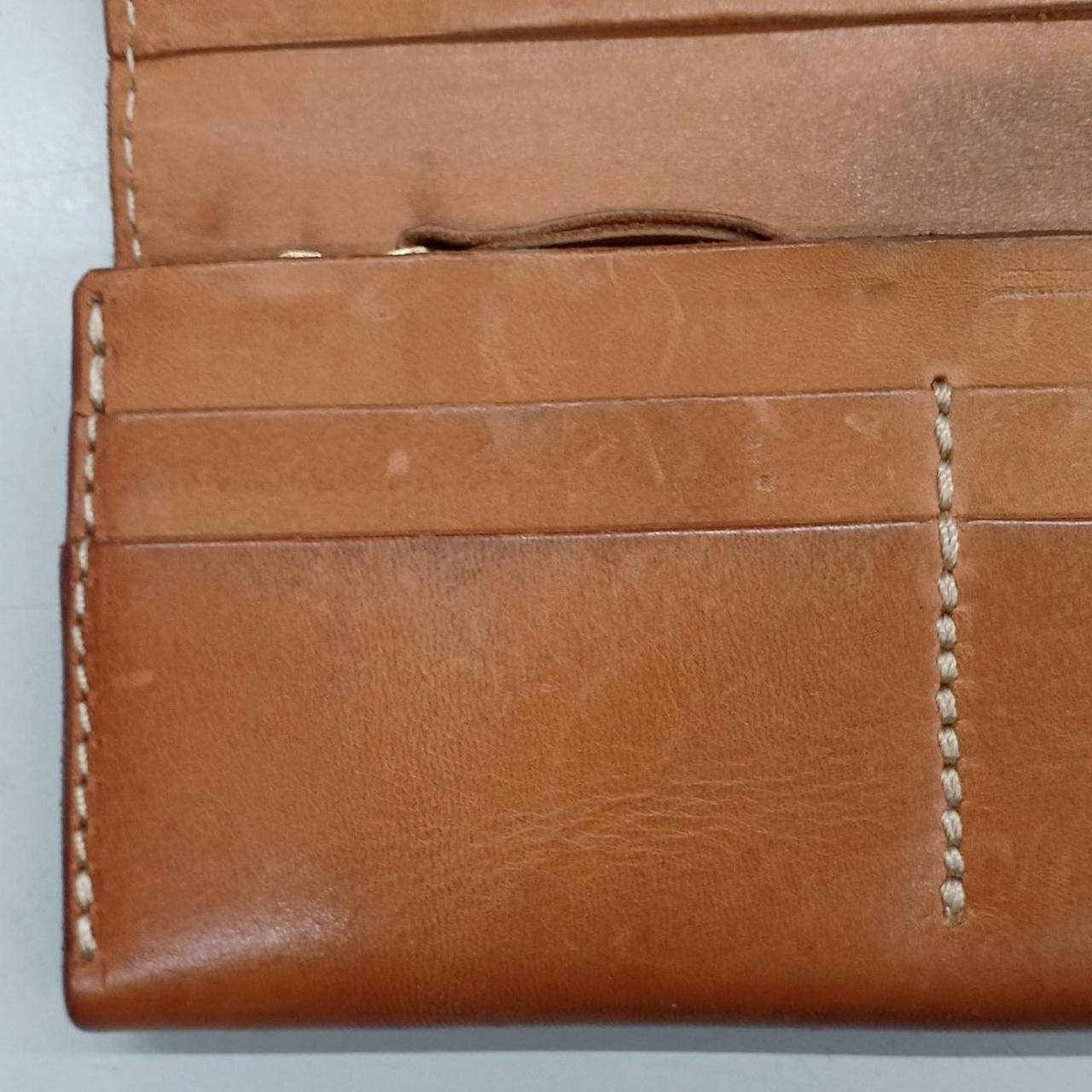 キズ、汚れ、シワがあります