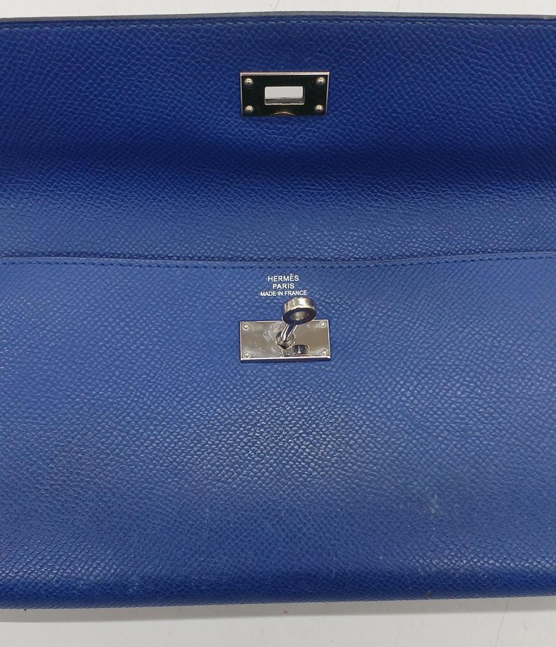 汚れ、金具にキズがあります